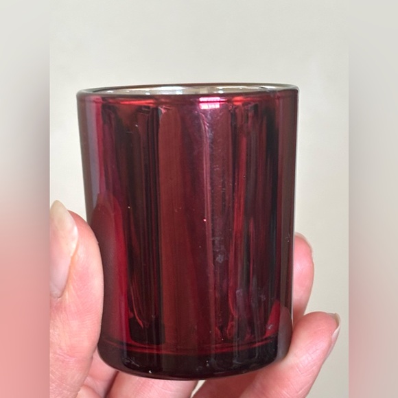 Valentine’s Day gift basket spa set edu de parfum socks nail polish face mask - Picture 15 of 16